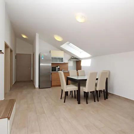 In Mit Terrasse By Interhome באסקה