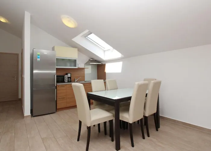 In Mit Terrasse By Interhome דירה